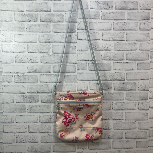 Vera Bradley Lighten Up Slim Breast Cancer Awareness Posies Pink Crossbody - Picture 1 of 12